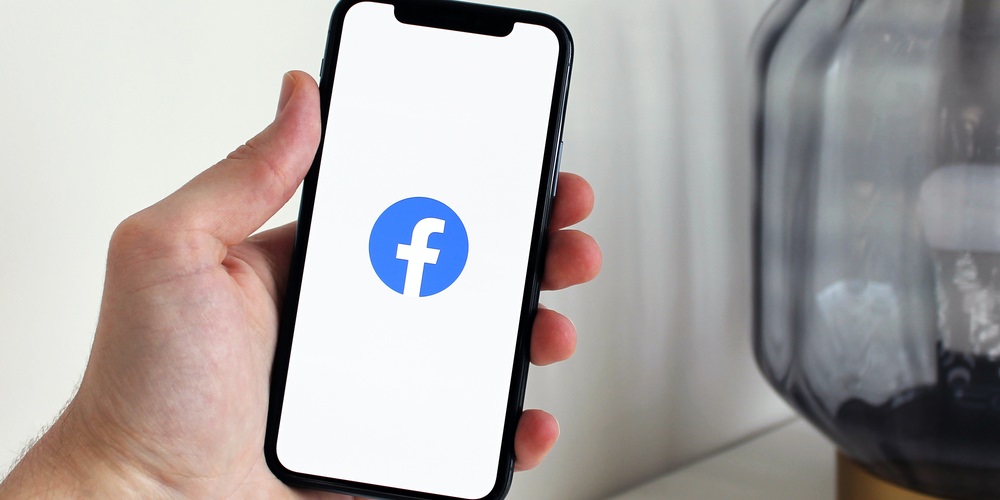 Find new donors with Facebook advertising