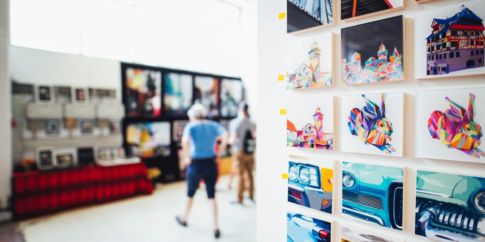 College fundraising ideas - art auction