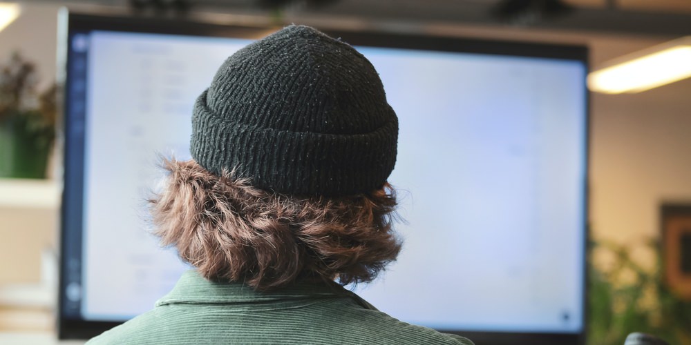 How to build an email list by providing company updates